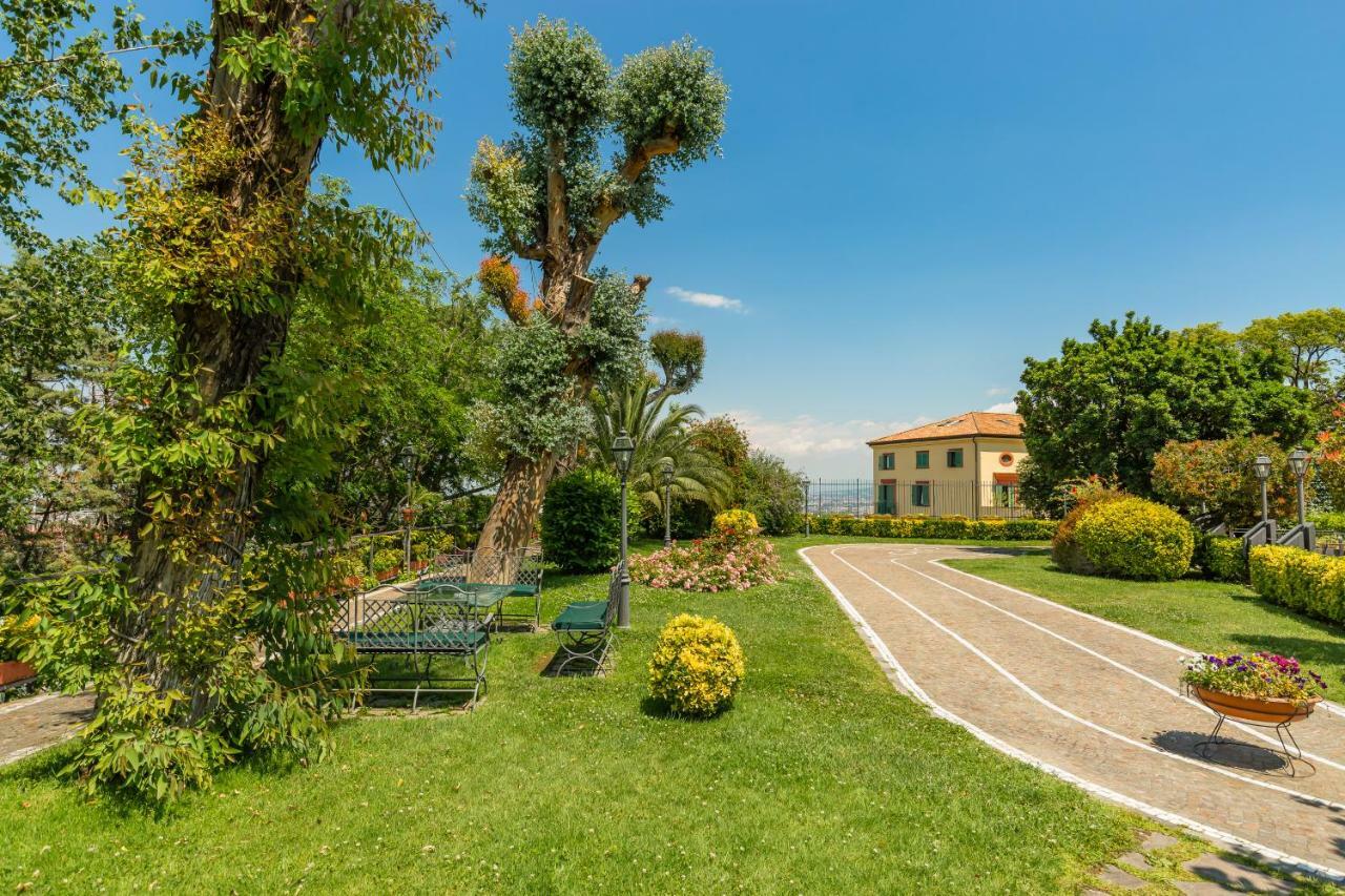 Culture Hotel Villa Capodimonte Неаполь Екстер'єр фото